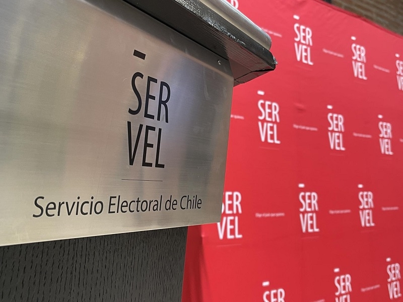  Proceso constituyente: comisión experta recibió planteamientos de Servel