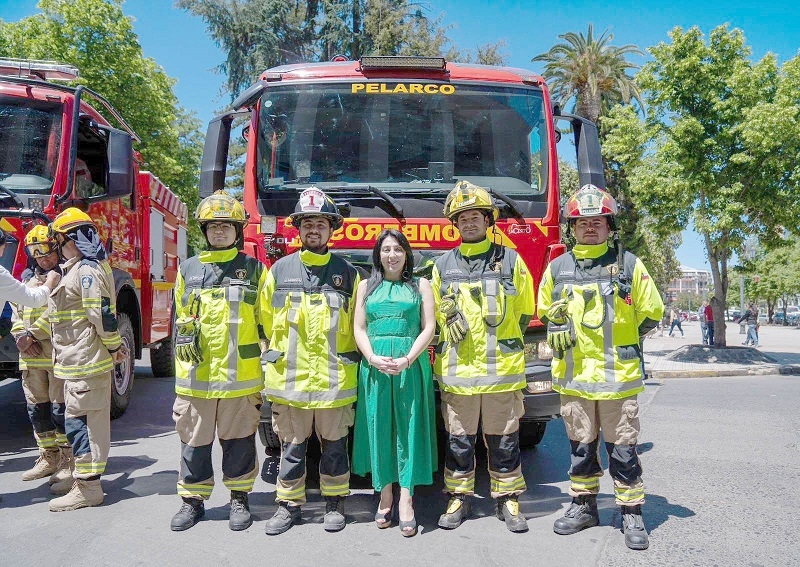 Entregan 4 nuevos carros a Bomberos de la Región del Maule