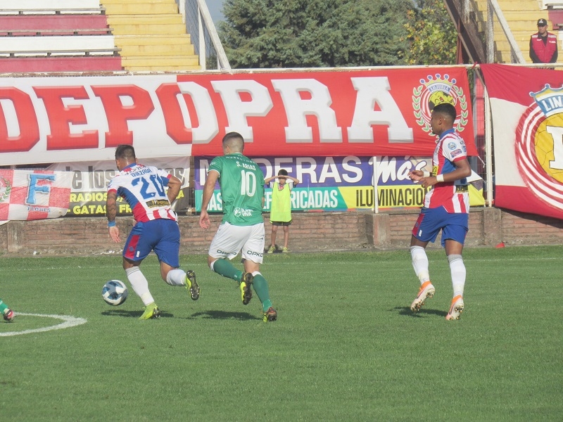 Albirrojos sumaron amargo empate ante el líder Trasandino 