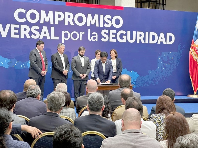 Gobierno Regional participó de la firma del compromiso transversal por la seguridad