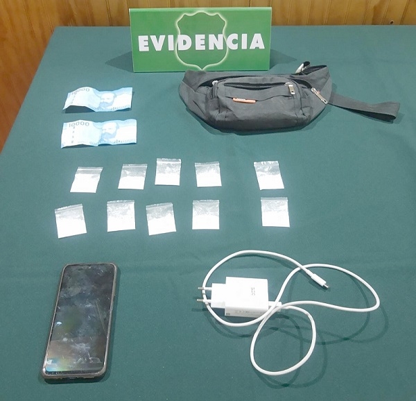 Carabineros detuvo a extranjero por microtráfico de droga en Talca durante control vehicular