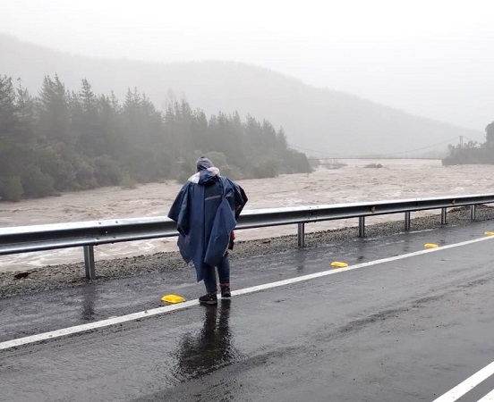 Linares: Desborde del río achibueno y otras emergencias por las lluvias movilizaron a equipos de emergencias