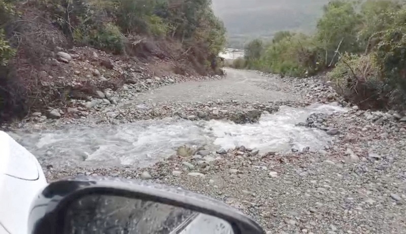 Linares: residentes advirtieron de escurrimiento de agua en “Ruta del Carbonero”