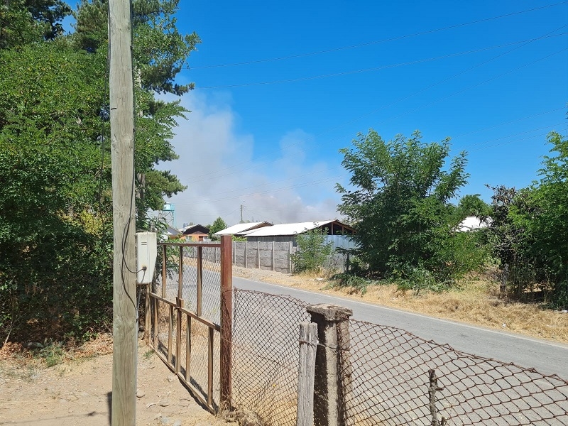 Incendio de pastizales generó alarma pública en sector de Huapi Alto