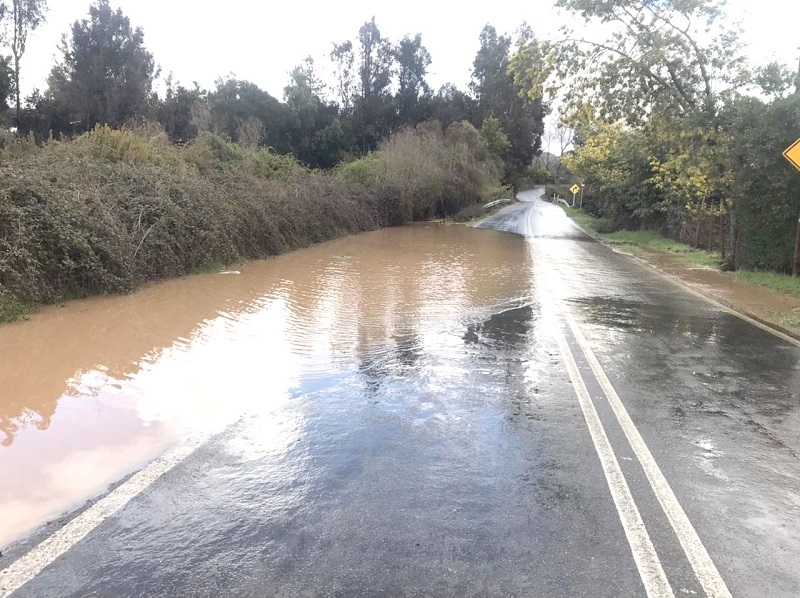 Linares: Precipitaciones causaron desborde de canal en sector Ancoa