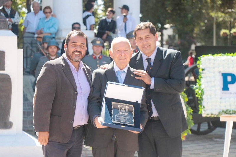 Alfonso Astete fue reconocido como patriota linarense