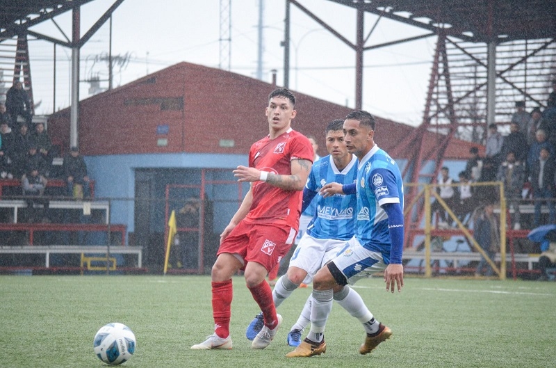 Albirrojos pierden terreno en el campeonato de Segunda Profesional 