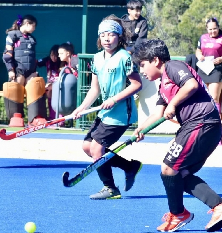 Hockey: Linares brilló en torneo nacional realizado en la ciudad de  Concepción