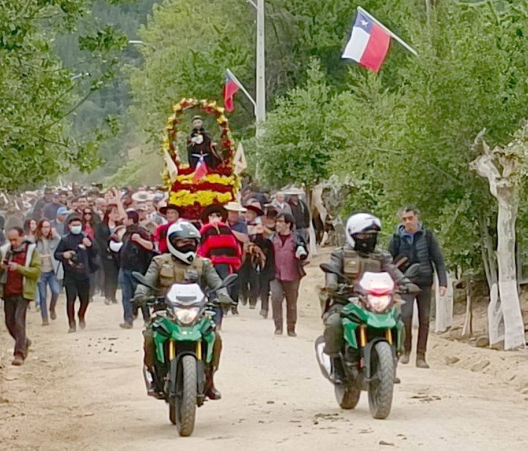 Carabineros entrega seguridad durante la fiesta religiosa de “San Francisco de Asís” en Huerta de Maule