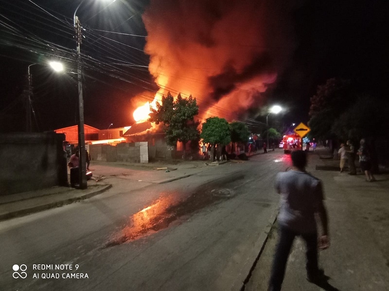 Linares: Dos casas afectadas por incendio e inquietante balance de bomberos