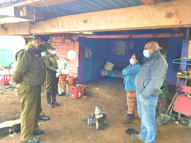 _Carabineros saludo en su cumpleaños 102 a una vecina del  sector rural “Los Álamos”