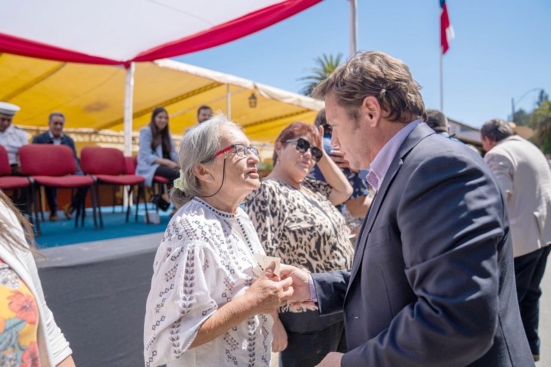 En el aniversario de Vichuquén: el gobernador Pedro Pablo Álvarez-Salamanca encabezó la entrega de subsidios a 160 emprendedores