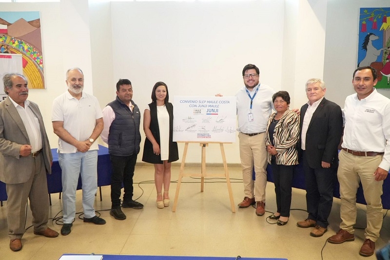 JUNJI y SLEP Maule Costa firman convenio ante inminente traspaso educativo de jardines VTF