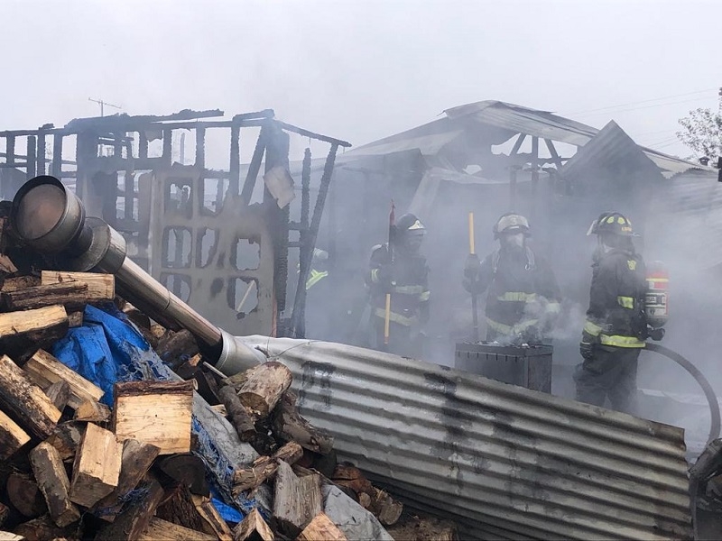 Linares: Incendio destruyó vivienda en sector Vara Gruesa