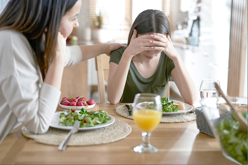 Trastornos alimenticios: ¿Cómo evitar que un adolescente se deje influenciar por lo que ve en redes sociales?