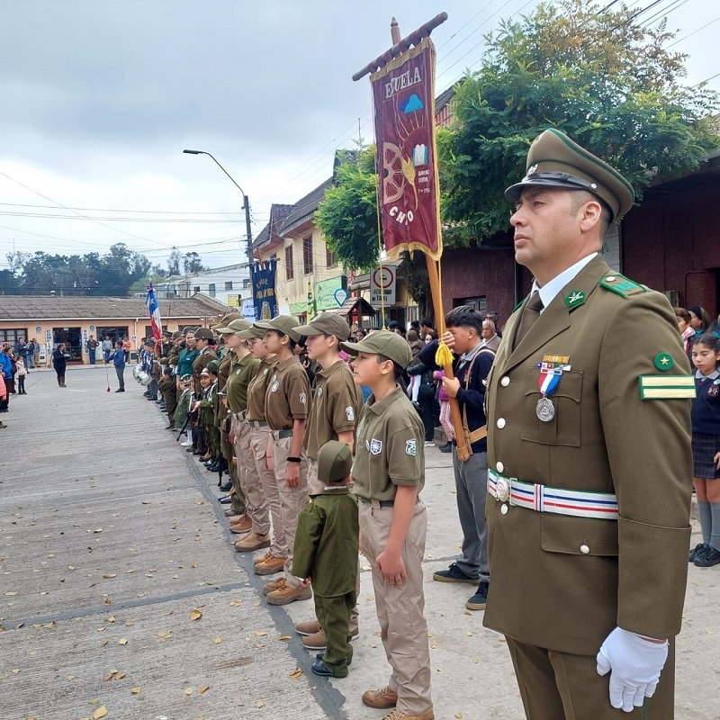 Carabineros de Chanco  realizaron un desfile en conmemoración de los 96 años de la institución