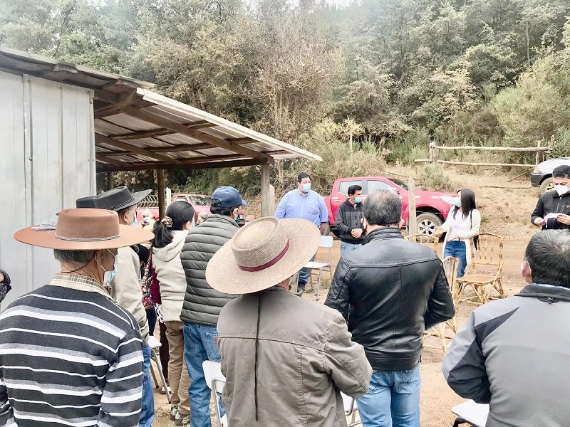 Delegado de Cauquenes  se reúne con vecinos de Risco del León y conoce las  necesidades de la comunidad