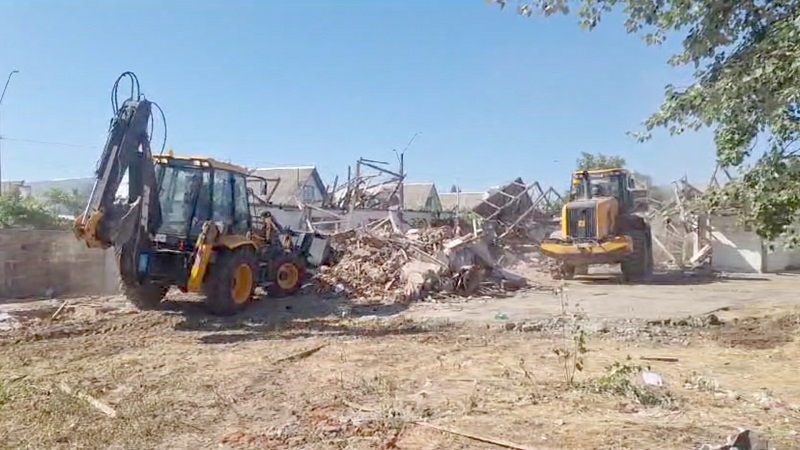  Linares: derriban instalaciones de jardín infantil abandonado considerado foco de inseguridad