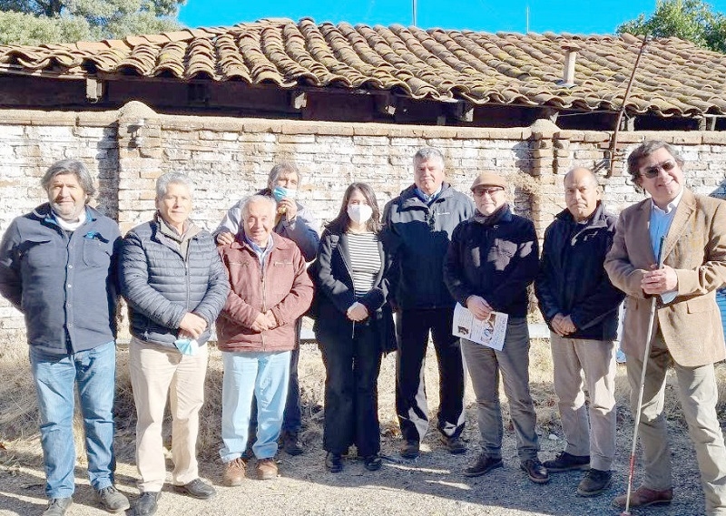 Diputada Veloso se reúne con jóvenes que promueven la agroecología en Curanipe y con vecinos sin agua en Coronel de Maule