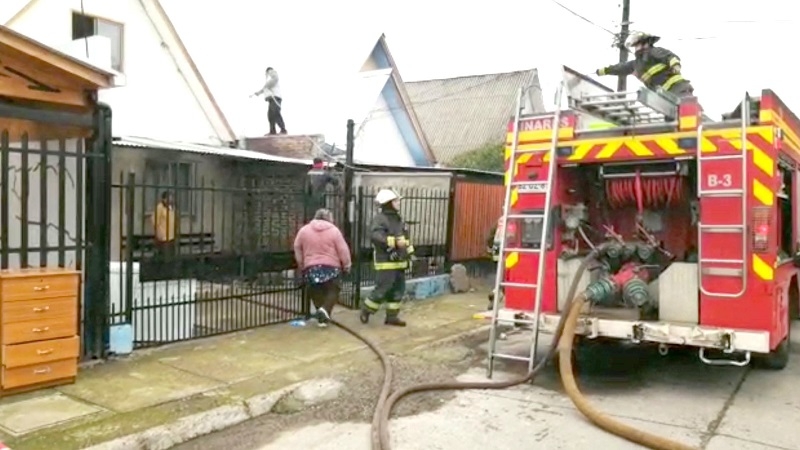 Linares: Incendio afectó a vivienda en población Los Castaños