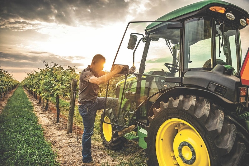 Agricultores podrán acceder a maquinaria John Deere con financiamiento adaptable a su producción