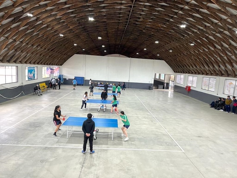 Tenis de mesa: Olimpiadas de Enseñanza Media premió a los mejores en el gimnasio Juan Arroyo 