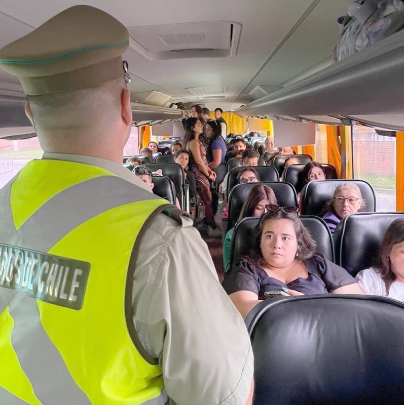 Linares: Carabineros realizó campaña preventiva en terminales de buses de la ciudad