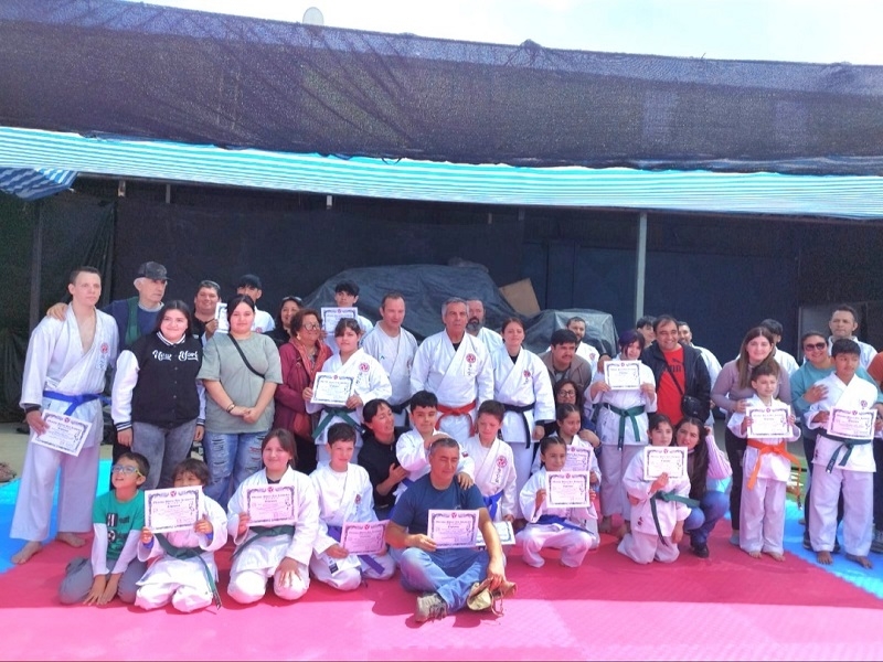 Linares: Escuela de Karate Shorin Ryu graduó a nuevos alumnos