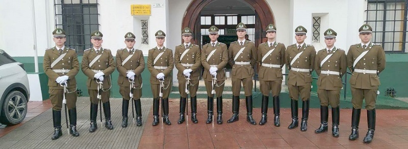 Linares: 12 aspirantes a Oficiales de Carabineros visitan la ciudad