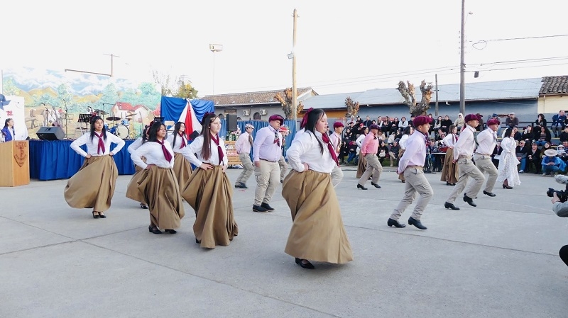 Exitosa Gala Folclórica del Liceo Diego Portales de Linares