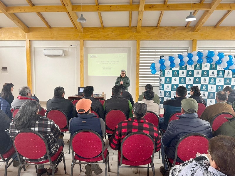 Agricultores de Longaví tendrán más garantías de comercialización de sus productos gracias a convenio firmado por Indap y centro Lo Valledor de Santiago