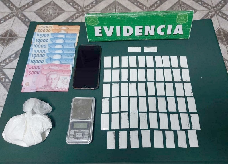 Carabineros de Linares detuvo a sujeto de nacionalidad dominicana que comercializaba droga en modo delivery