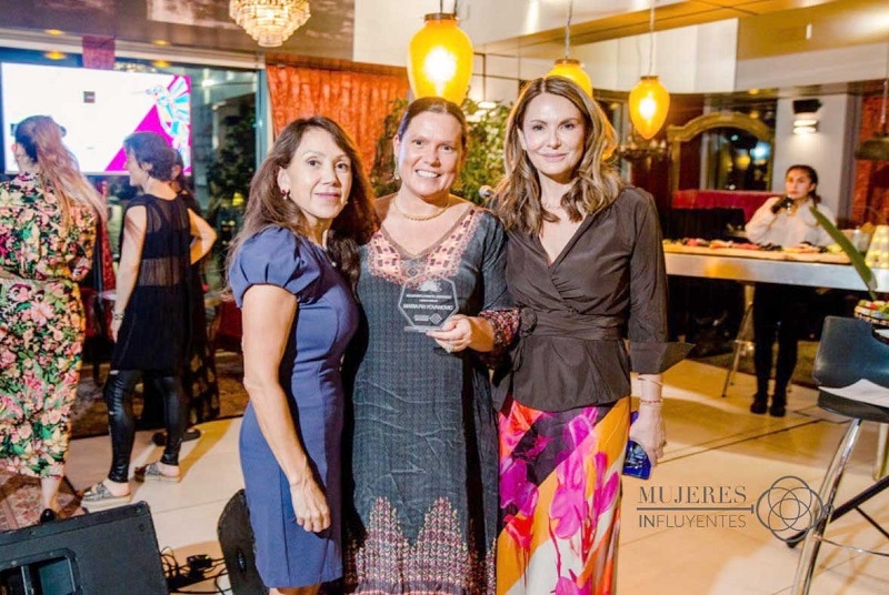 “Mujeres INfluyentes Chile” premia a Mujeres que destacan y Maulina fue reconocida en la categoría de Liderazgo 