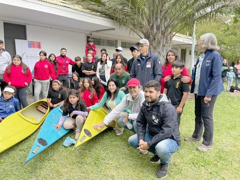 Deportistas de Promesas Maule recibieron indumentaria e implementación en cierre de talleres del IND