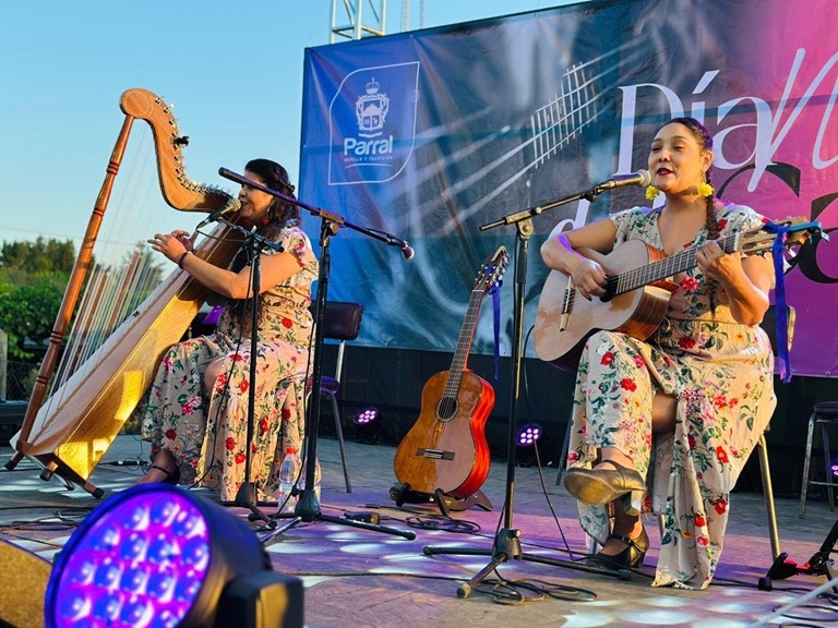  Exitoso encuentro del Día de la Cantora Chilena en Parral