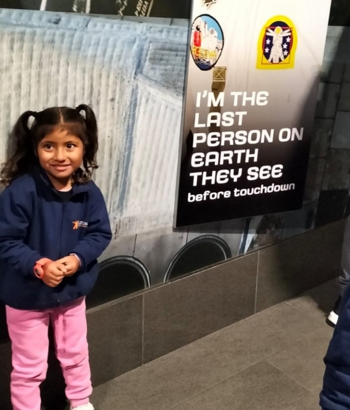 Niña de Parral vivió una experiencia inolvidable en Estados Unidos al visitar la NASA