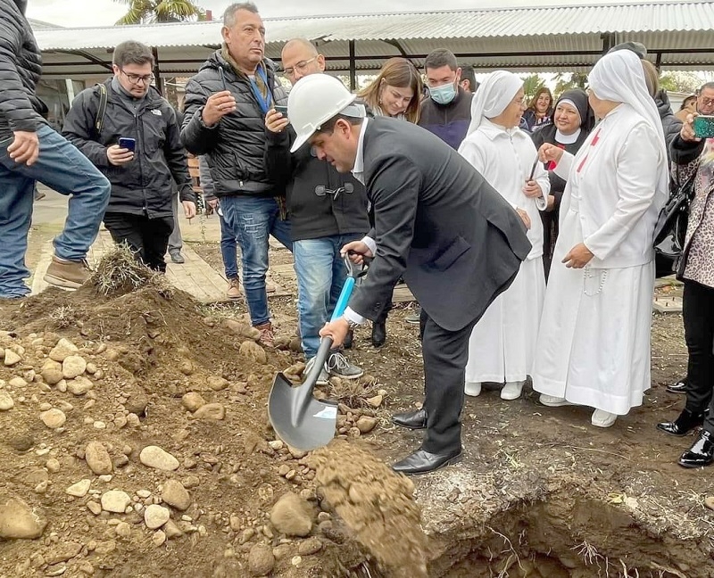 Colocan primera piedra de la ampliación del Hogar San Camilo de Linares