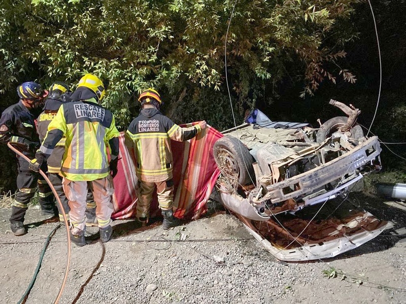 Choque deja 1 mujer fallecida y 2 lesionados en ruta Linares - Yerbas Buenas