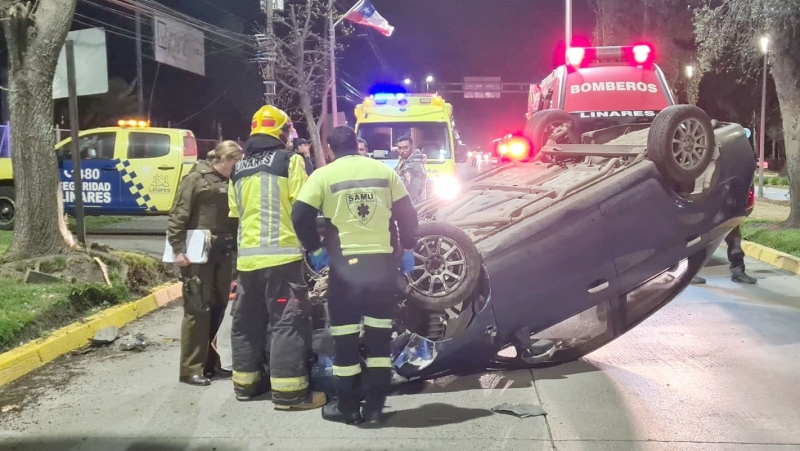 Un lesionado en colisión de vehículos en Avenida Aníbal León Bustos de Linares