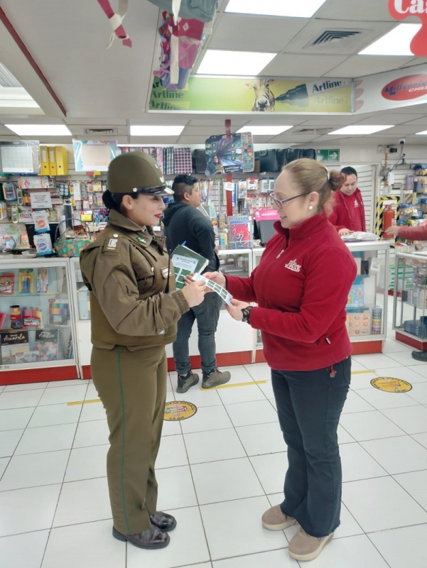 Carabineros impulsa campaña para prevenir robos en locales comerciales de Linares