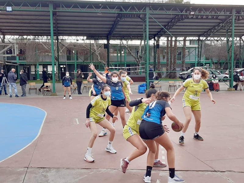 Región: Reencuentro del balonmano femenino tras el confinamiento 