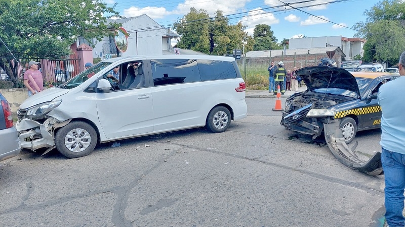 Linares: Dos accidentes de tránsito en media hora movilizaron a Bomberos