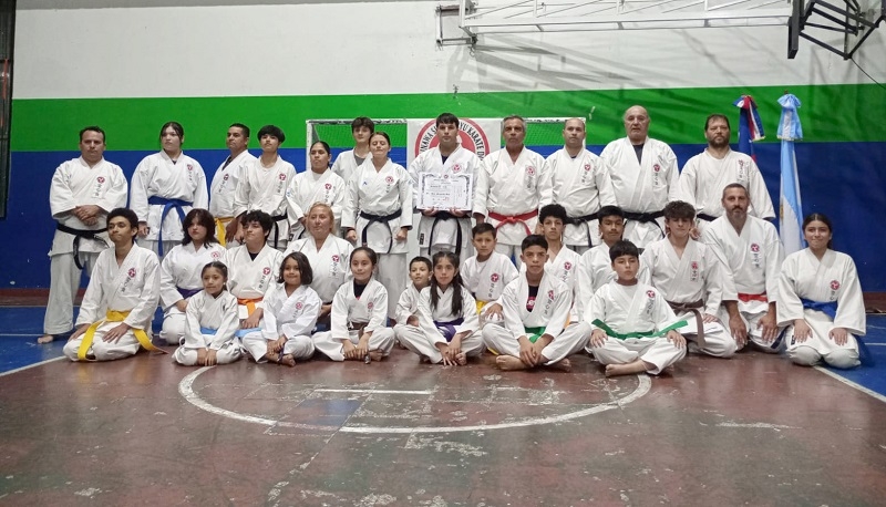 Escuela Shorin Ryu de Linares participó en encuentro chileno- argentino de karate