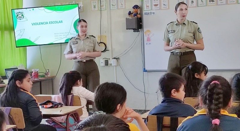 Yerbas Buenas: Carabineros entrega consejos preventivos a los estudiantes de Escuela de Quilipín