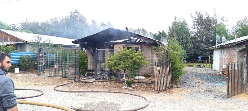 Linares: incendio afectó a casa habitación en sector El Llano