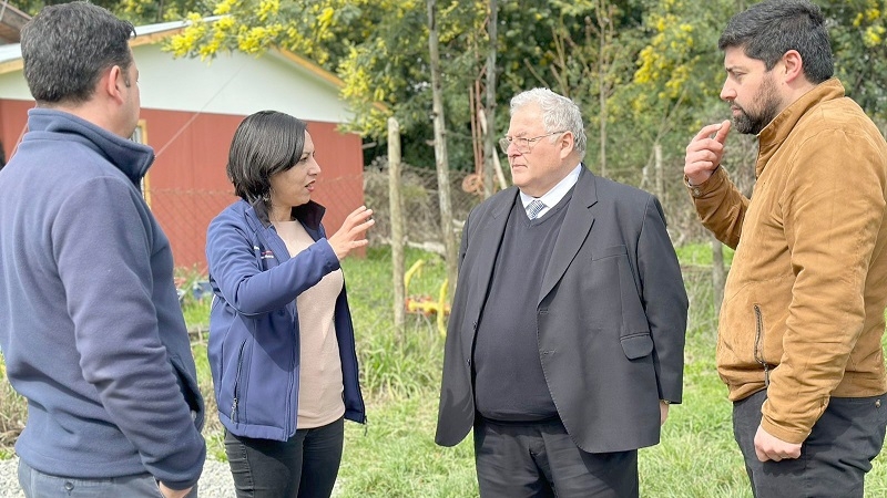 SEREMI DE EDUCACIÓN VISITA ESCUELA DE VARA GRUESA.- 