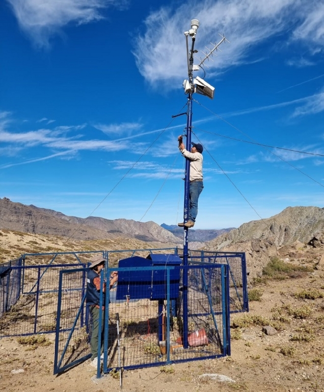 Funcionarios de la JVRL llegan a la estación Nevado Longaví  