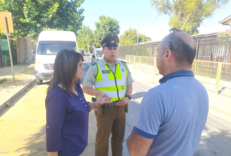 Carabineros llama a respetar los estacionamientos destinados a los furgones escolares en Linares