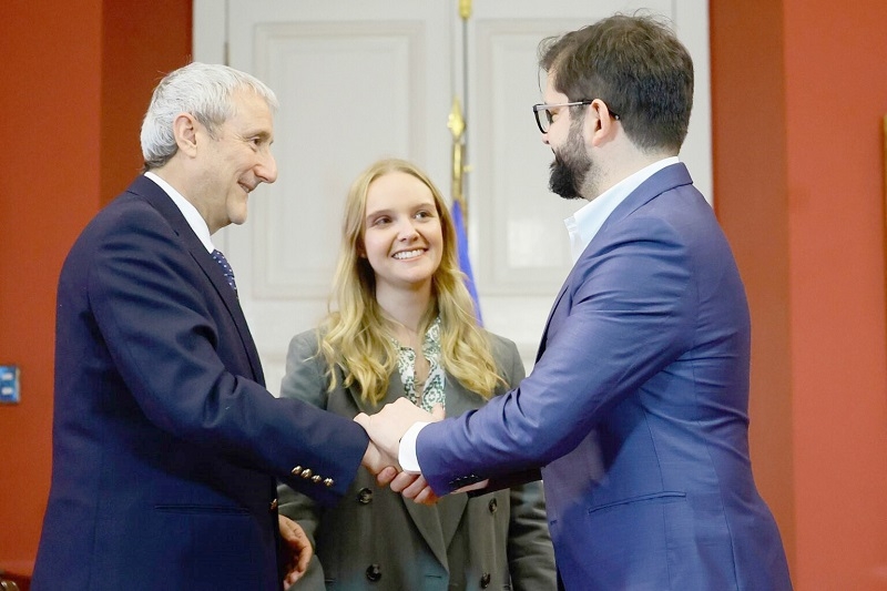 MESA DEL CONSEJO CONSTITUCIONAL SE REÚNE CON EL PRESIDENTE BORIC.