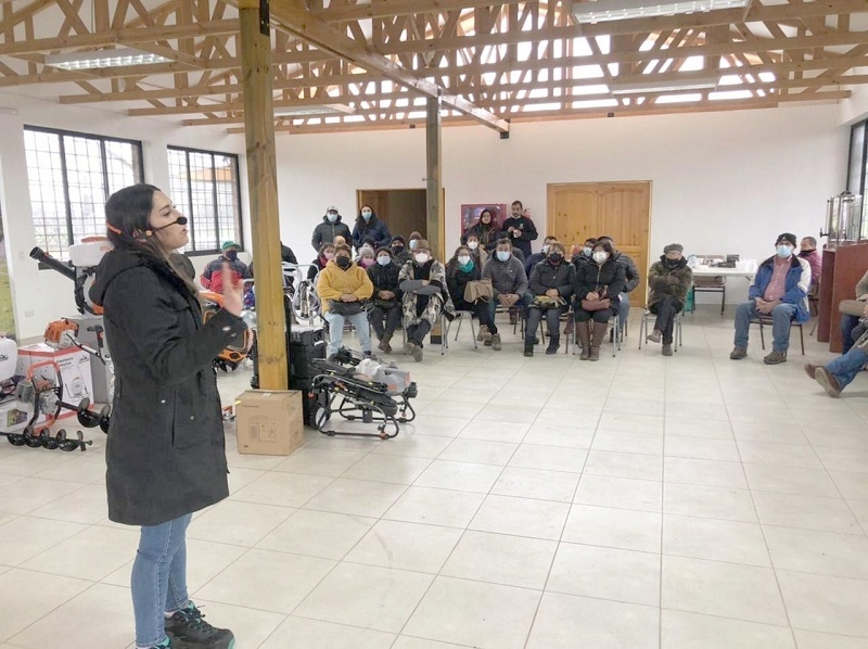 Prodesal  dictó charla sobre nuevas tecnologías agrícolas a usuarios de Longaví